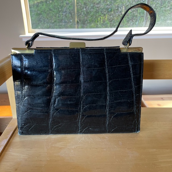 Vintage black alligator purse from the early to mid 20th century. - Picture 2 of 3